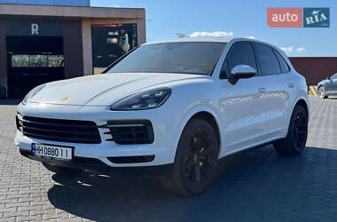 Внедорожник / Кроссовер Porsche Cayenne 2020 в 