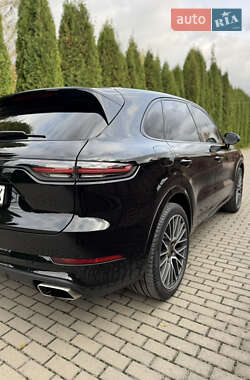 Внедорожник / Кроссовер Porsche Cayenne 2019 в 