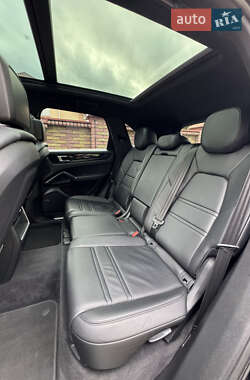 Внедорожник / Кроссовер Porsche Cayenne 2019 в 