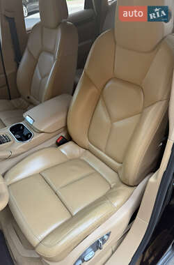 Позашляховик / Кросовер Porsche Cayenne 2011 в 
