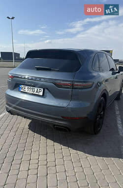 Позашляховик / Кросовер Porsche Cayenne 2018 в 