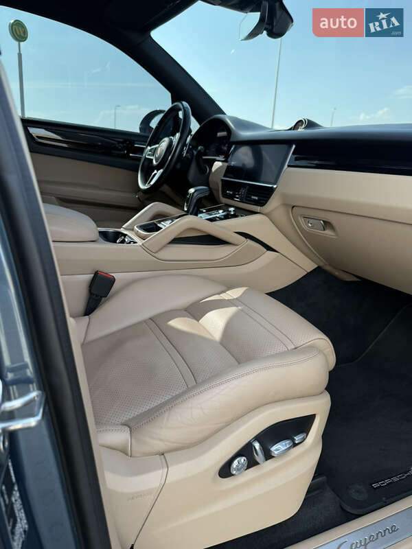 Внедорожник / Кроссовер Porsche Cayenne 2018 в Днепре