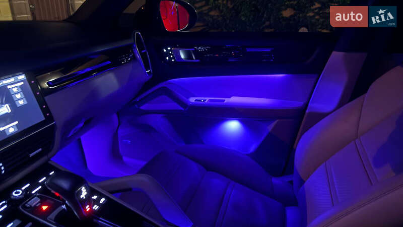 Внедорожник / Кроссовер Porsche Cayenne 2018 в Днепре