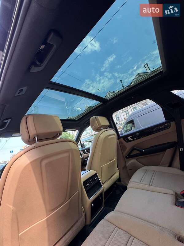 Внедорожник / Кроссовер Porsche Cayenne 2022 в Киеве фото 39 Внедорожник / Кроссовер Porsche Cayenne 2022 в Киеве