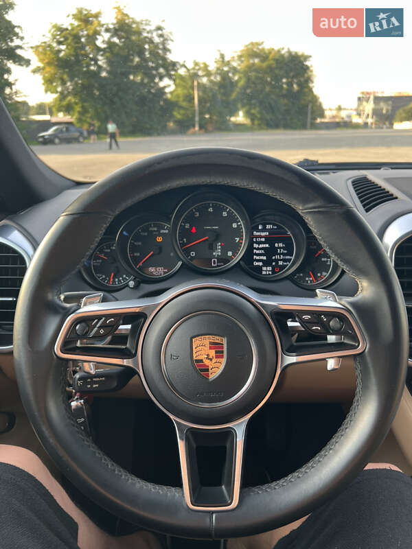 Позашляховик / Кросовер Porsche Cayenne 2015 в Києві фото 35 Позашляховик / Кросовер Porsche Cayenne 2015 в Києві