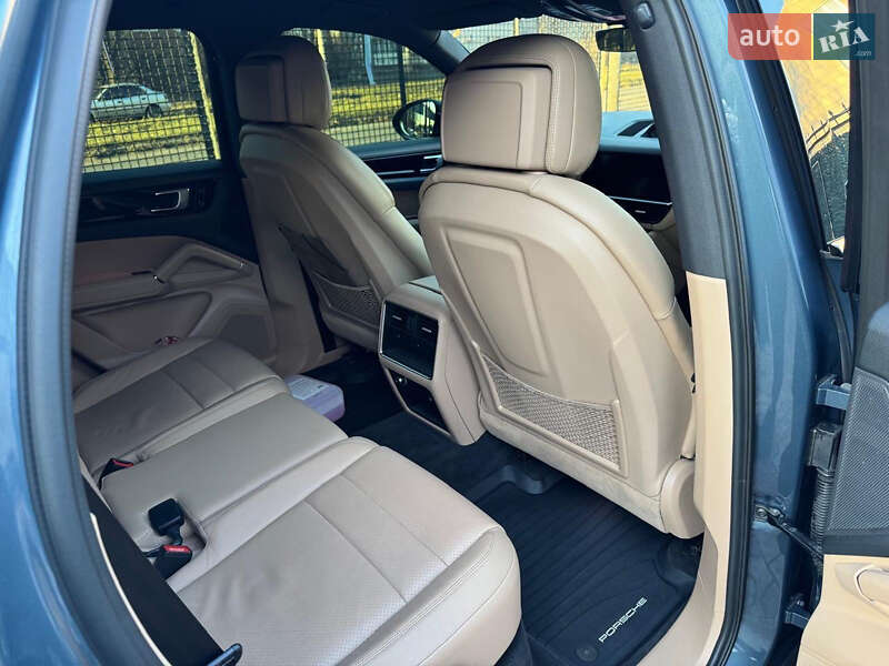 Позашляховик / Кросовер Porsche Cayenne 2018 в Запоріжжі