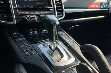 Позашляховик / Кросовер Porsche Cayenne 2011 в 
