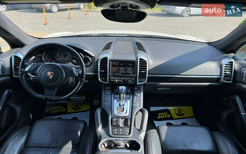 Внедорожник / Кроссовер Porsche Cayenne 2011 в Львове