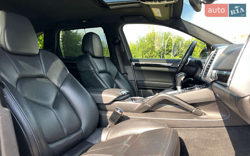 Внедорожник / Кроссовер Porsche Cayenne 2011 в Львове