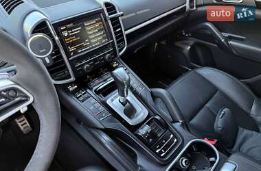 Внедорожник / Кроссовер Porsche Cayenne 2014 в 