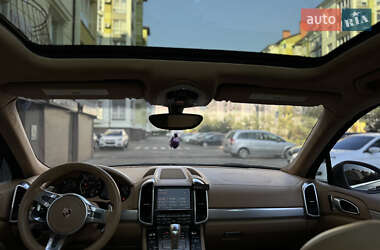 Внедорожник / Кроссовер Porsche Cayenne 2010 в 