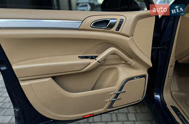 Внедорожник / Кроссовер Porsche Cayenne 2010 в 