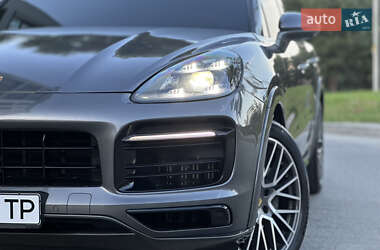 Внедорожник / Кроссовер Porsche Cayenne 2019 в 