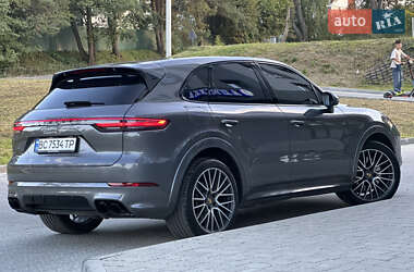 Внедорожник / Кроссовер Porsche Cayenne 2019 в 