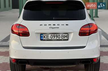 Внедорожник / Кроссовер Porsche Cayenne 2012 в 