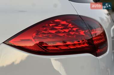 Внедорожник / Кроссовер Porsche Cayenne 2012 в 