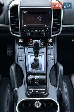 Внедорожник / Кроссовер Porsche Cayenne 2012 в 