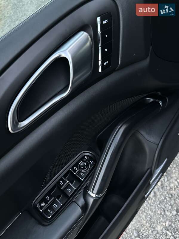Позашляховик / Кросовер Porsche Cayenne 2011 в Любешові