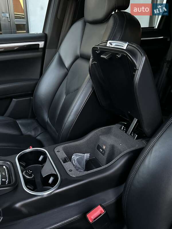 Позашляховик / Кросовер Porsche Cayenne 2011 в Любешові