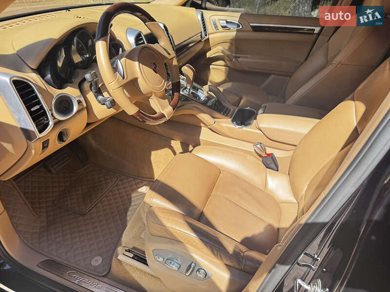 Внедорожник / Кроссовер Porsche Cayenne 2011 в Чернигове