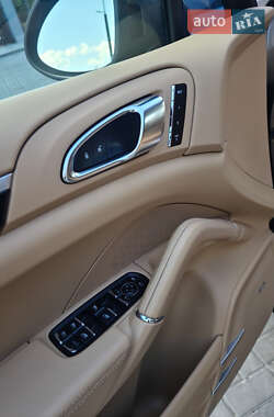 Позашляховик / Кросовер Porsche Cayenne 2014 в 
