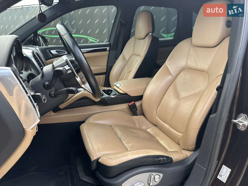 Позашляховик / Кросовер Porsche Cayenne 2016 в Києві
