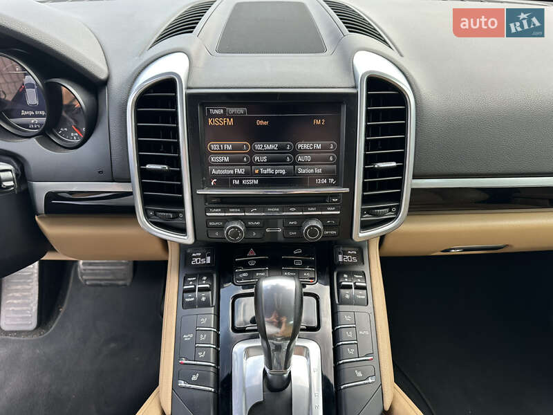 Позашляховик / Кросовер Porsche Cayenne 2016 в Києві