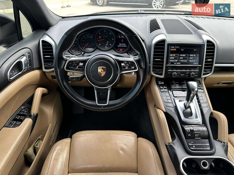 Позашляховик / Кросовер Porsche Cayenne 2016 в Києві