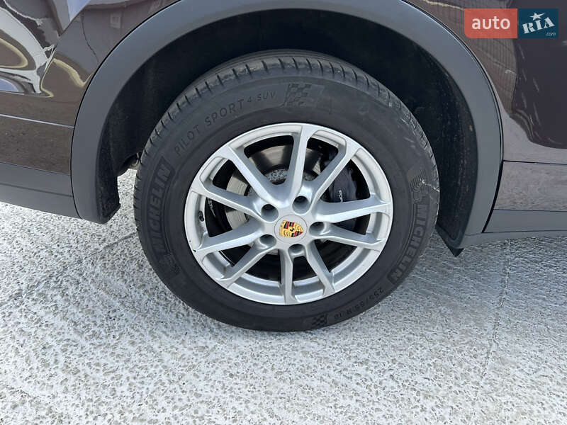 Позашляховик / Кросовер Porsche Cayenne 2016 в Києві