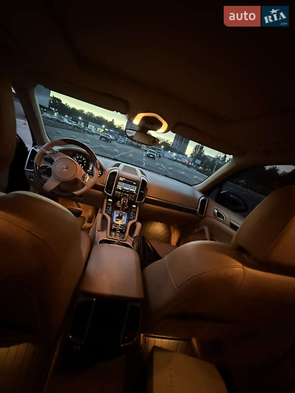 Позашляховик / Кросовер Porsche Cayenne 2012 в Одесі