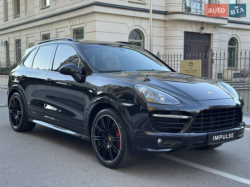 Позашляховик / Кросовер Porsche Cayenne 2012 в Києві