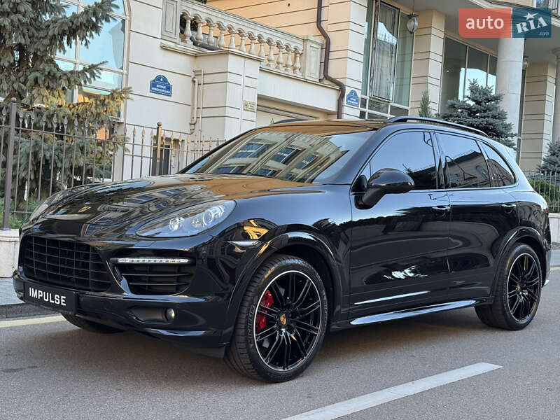 Позашляховик / Кросовер Porsche Cayenne 2012 в Києві