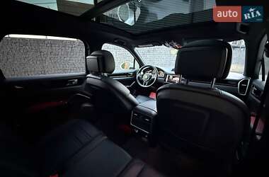 Позашляховик / Кросовер Porsche Cayenne 2019 в 