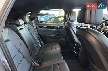 Позашляховик / Кросовер Porsche Cayenne 2022 в 