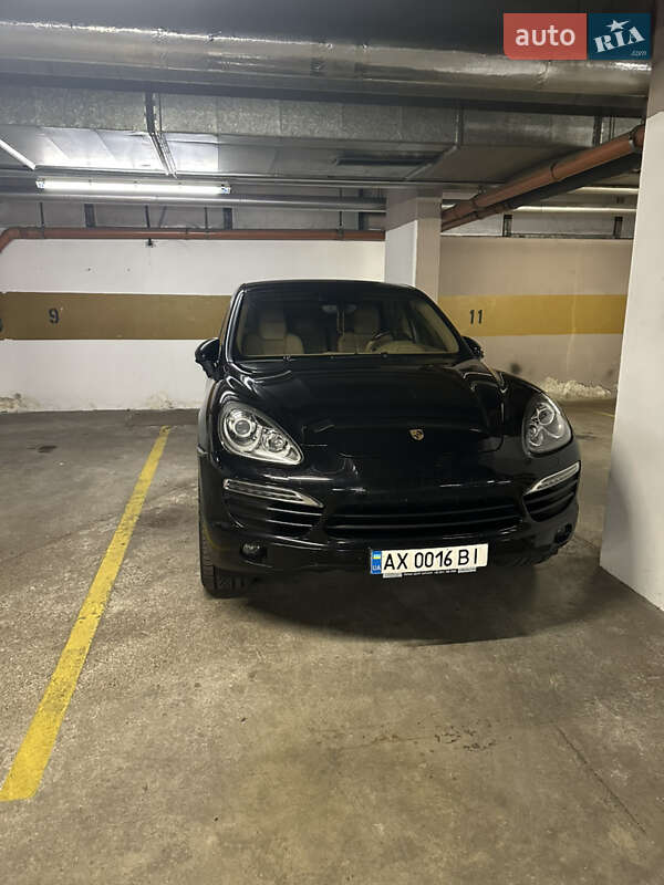 Позашляховик / Кросовер Porsche Cayenne 2013 в Ужгороді