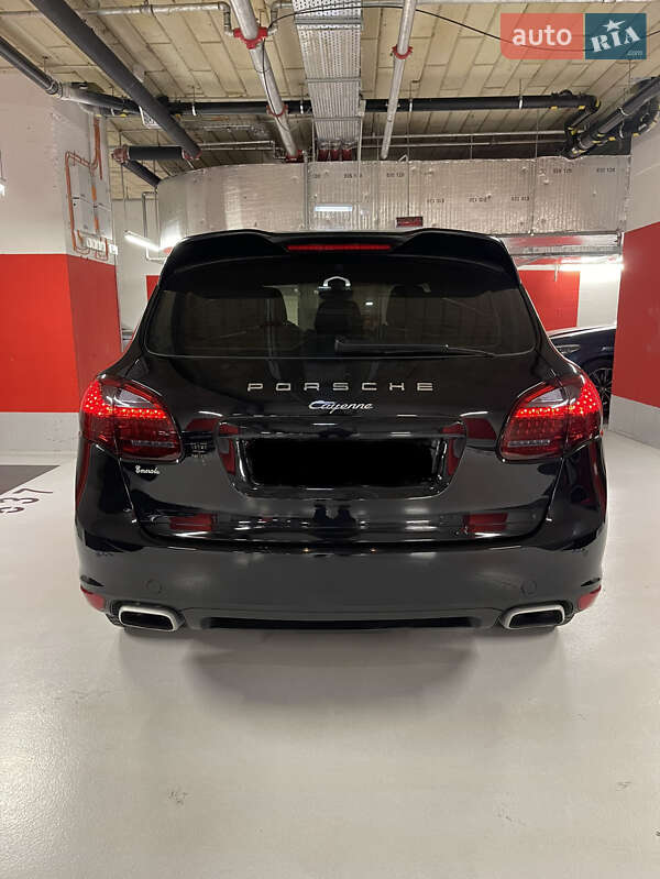Позашляховик / Кросовер Porsche Cayenne 2013 в Ужгороді