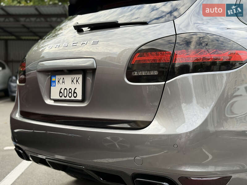 Внедорожник / Кроссовер Porsche Cayenne 2012 в Святопетровское
