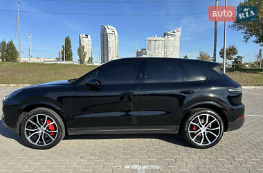 Внедорожник / Кроссовер Porsche Cayenne 2019 в 