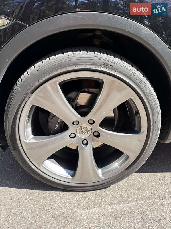 Внедорожник / Кроссовер Porsche Cayenne 2011 в Чернигове