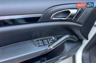 Позашляховик / Кросовер Porsche Cayenne 2012 в 