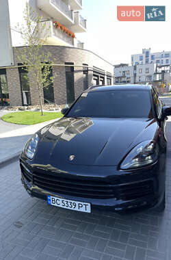 Внедорожник / Кроссовер Porsche Cayenne 2019 в 