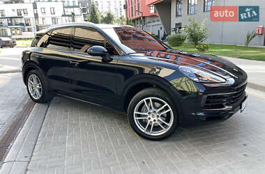 Внедорожник / Кроссовер Porsche Cayenne 2019 в 