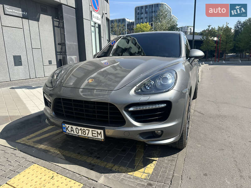 Porsche Cayenne 2012