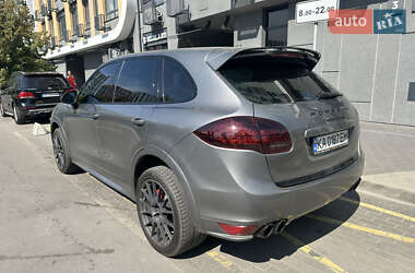 Позашляховик / Кросовер Porsche Cayenne 2012 в 