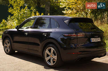 Внедорожник / Кроссовер Porsche Cayenne 2018 в 