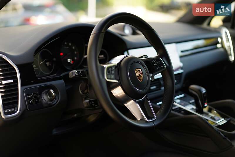 Позашляховик / Кросовер Porsche Cayenne 2018 в Києві
