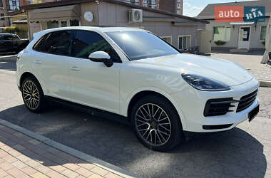 Внедорожник / Кроссовер Porsche Cayenne 2019 в 