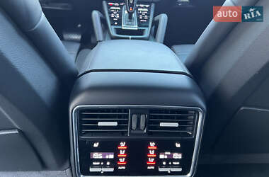 Внедорожник / Кроссовер Porsche Cayenne 2019 в 