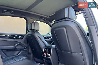 Внедорожник / Кроссовер Porsche Cayenne 2019 в 