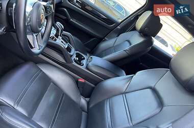 Внедорожник / Кроссовер Porsche Cayenne 2019 в 